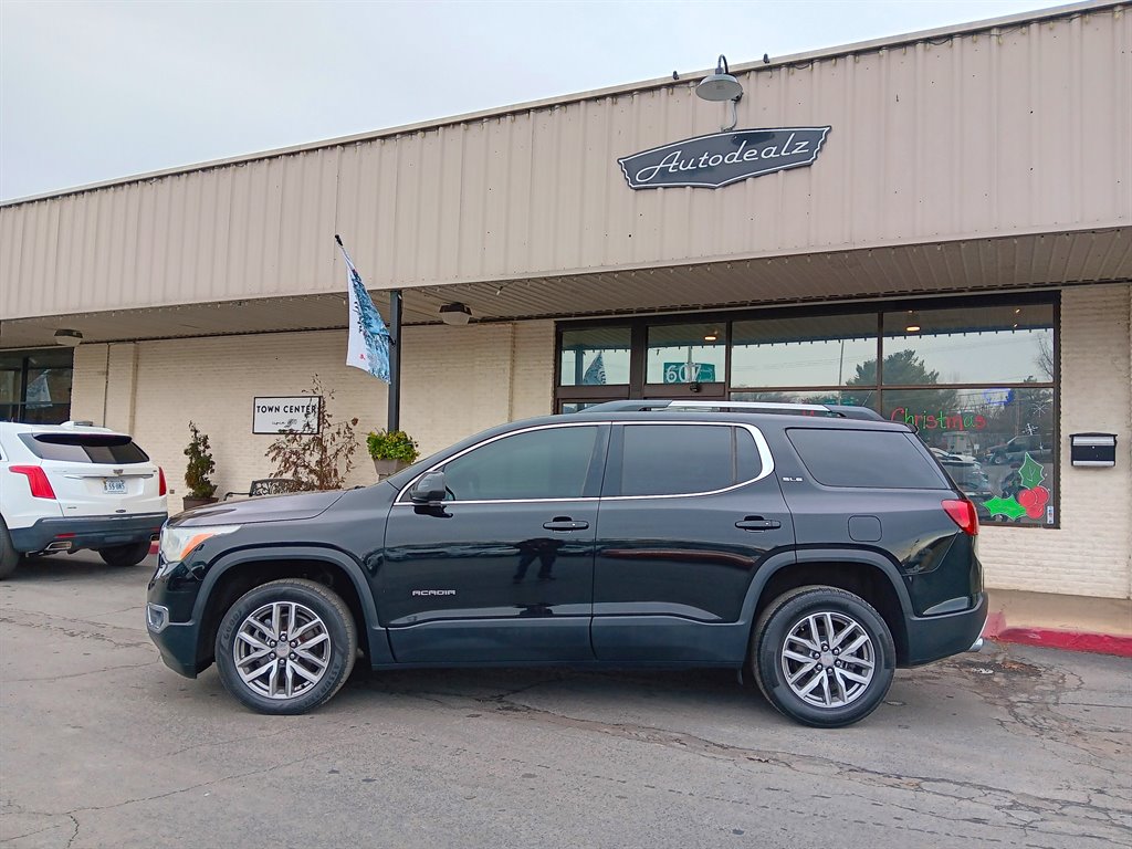 2017 GMC Acadia SLE-2 photo 2